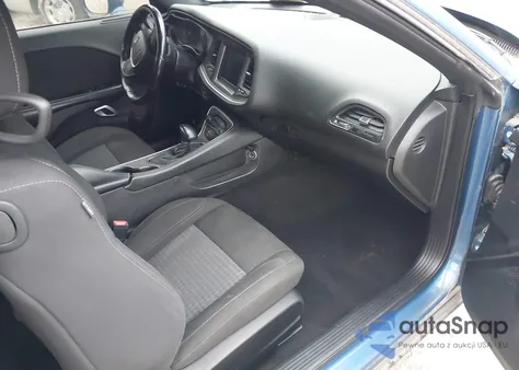 2022 Dodge Challenger Sxt z USA, uszkodzony, nr VIN 2C3CDZAG8NH132190